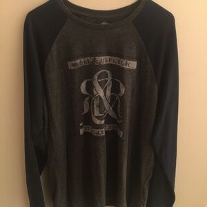 Men’s long sleeve shirt